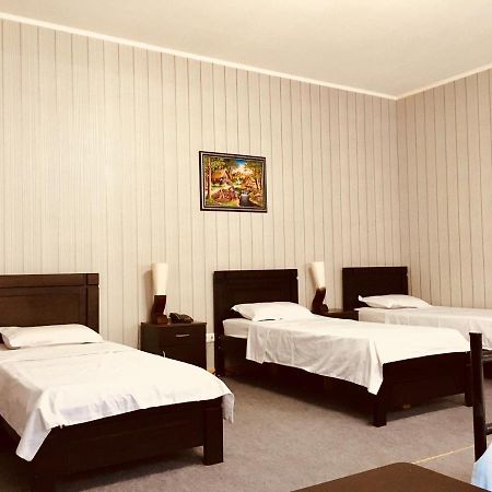 Hotel Nice ティビリシ エクステリア 写真