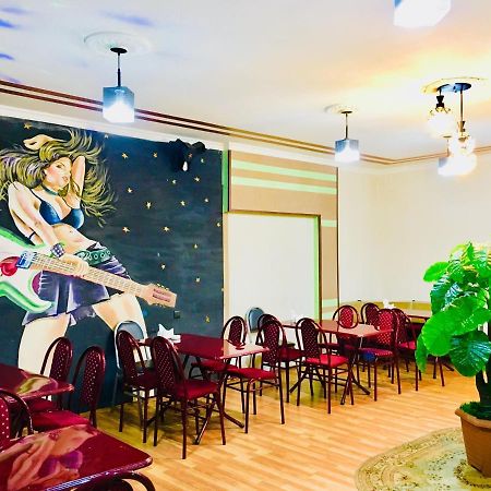 Hotel Nice ティビリシ エクステリア 写真