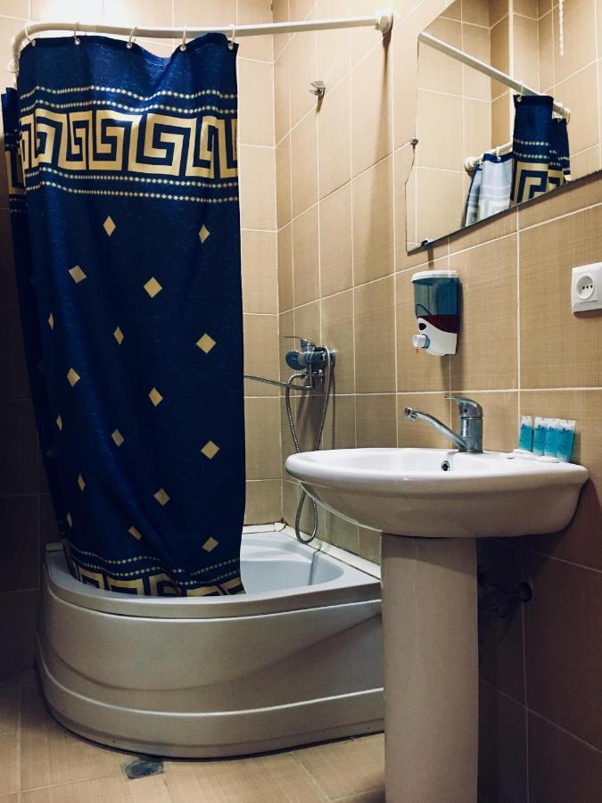 Hotel Nice ティビリシ エクステリア 写真