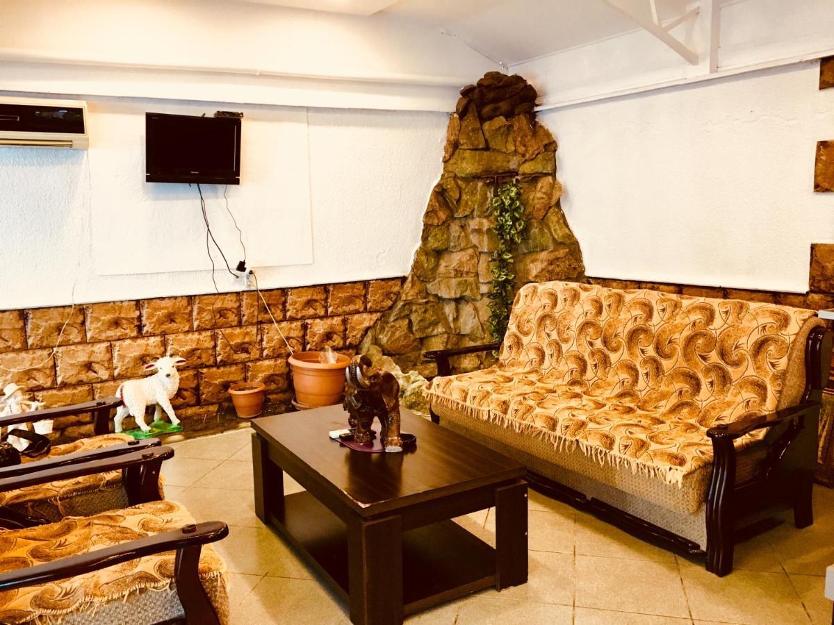 Hotel Nice ティビリシ エクステリア 写真